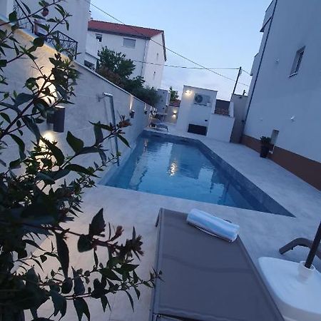 Apartment Villa Rina- Heated Salt Water Pool Каштела Экстерьер фото