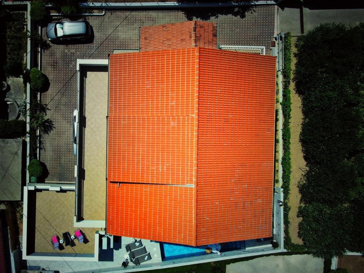 Apartment Villa Rina- Heated Salt Water Pool Каштела Номер фото