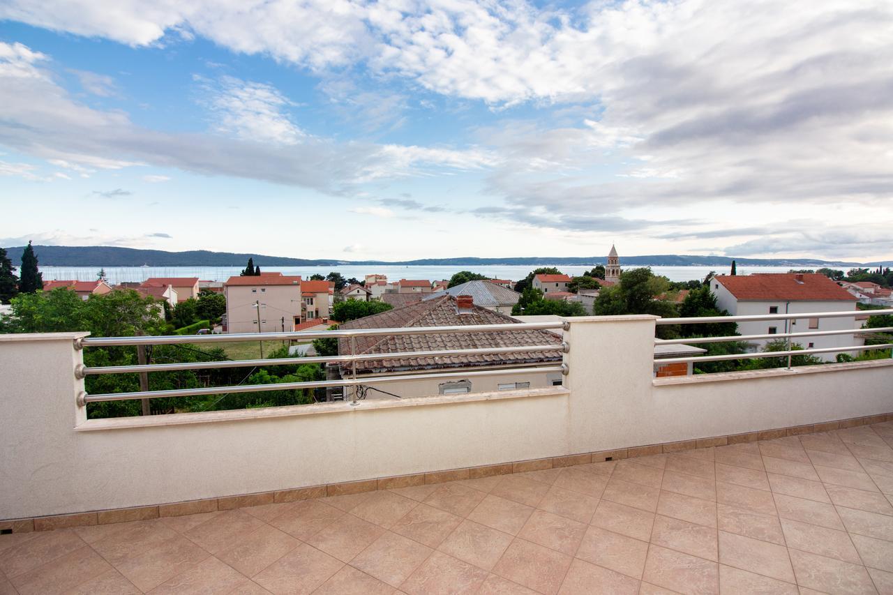Apartment Villa Rina- Heated Salt Water Pool Каштела Экстерьер фото
