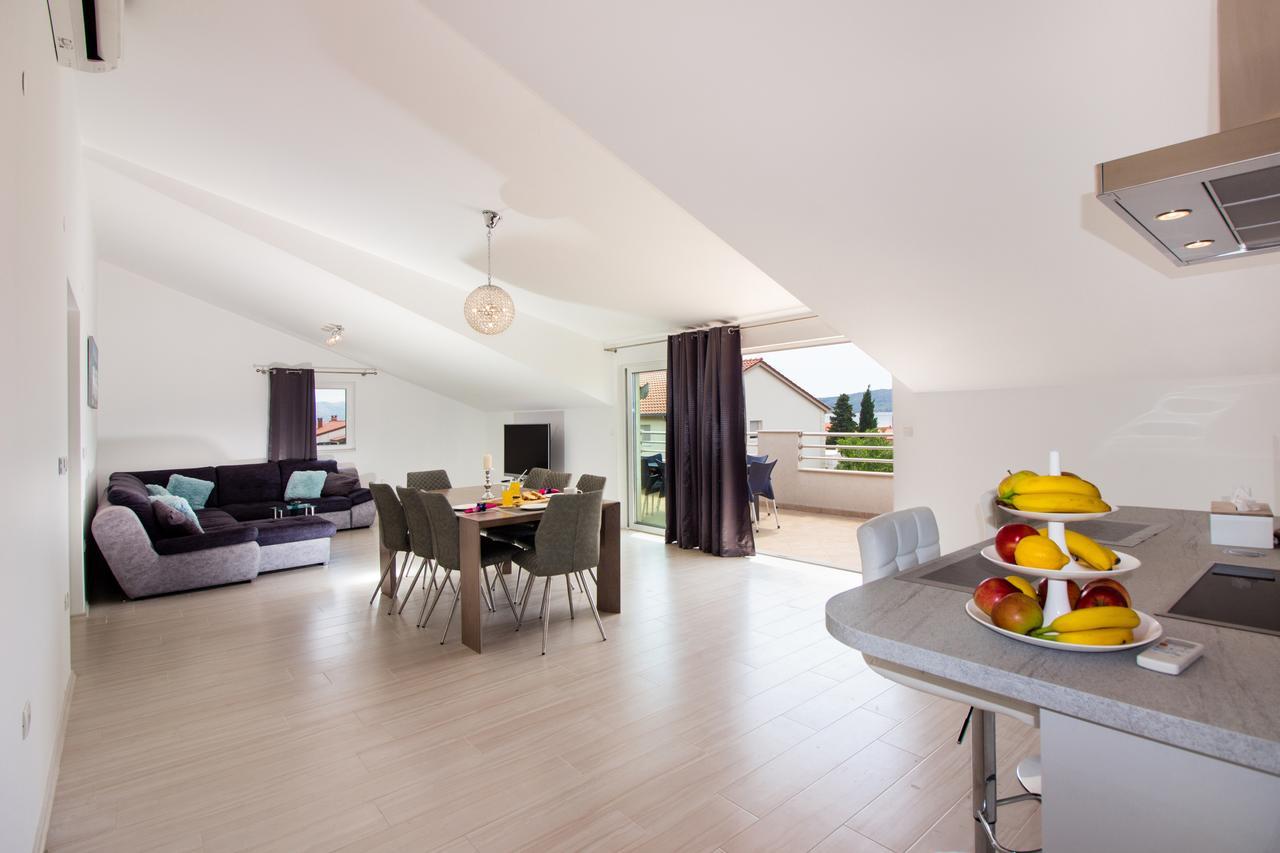Apartment Villa Rina- Heated Salt Water Pool Каштела Экстерьер фото