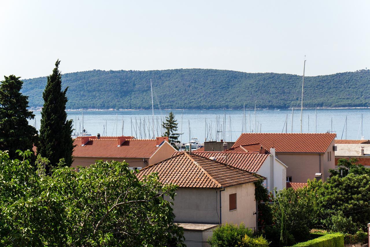 Apartment Villa Rina- Heated Salt Water Pool Каштела Экстерьер фото