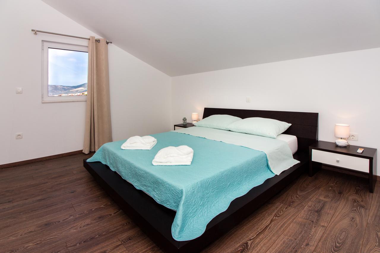 Apartment Villa Rina- Heated Salt Water Pool Каштела Экстерьер фото